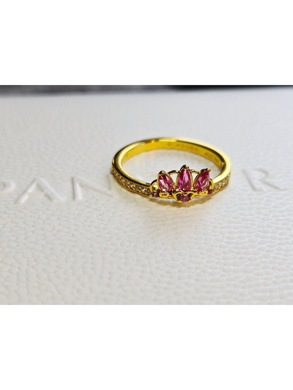 Pandora  ale met disney Rapunzel cubic zirconia ring